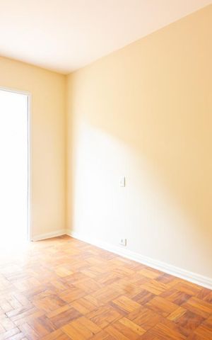 Casa à venda com 300m², 4 quartos e 4 vagas Casa à venda com 300m², 4 quartos e 4 vagasQuarto 2