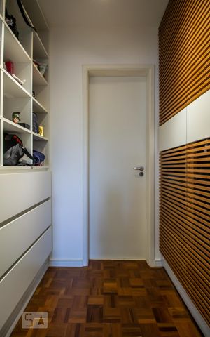 Apartamento para alugar com 112m², 2 quartos e 2 vagas Apartamento para alugar com 112m², 2 quartos e 2 vagasQuarto suíte detalhe