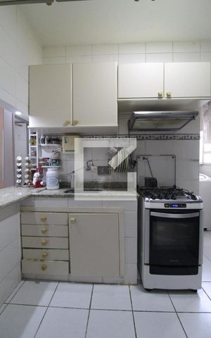Apartamento à venda com 52m², 2 quartos e sem vaga Apartamento à venda com 52m², 2 quartos e sem vagaCozinha e Área de Serviço