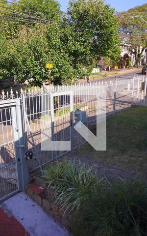 Casa à venda com 220m², 4 quartos e 3 vagasQuarto 4 - Vista fachada