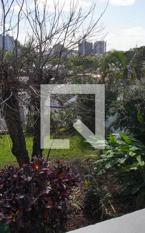 Casa à venda com 220m², 4 quartos e 3 vagasSuíte - Vista