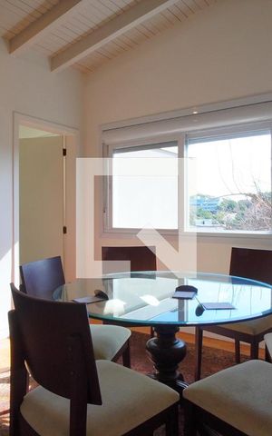 Casa à venda com 220m², 4 quartos e 3 vagasSuíte