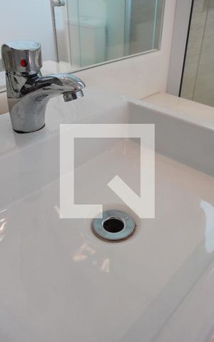 Casa à venda com 220m², 4 quartos e 3 vagasBanheiro corredor