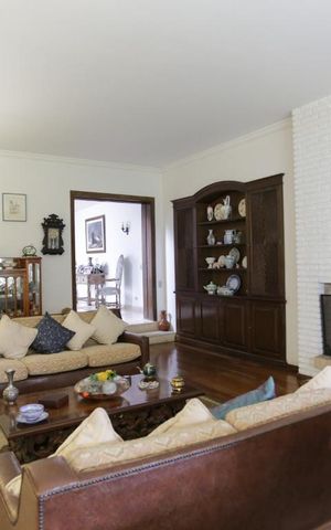 Casa à venda com 392m², 4 quartos e 4 vagas
