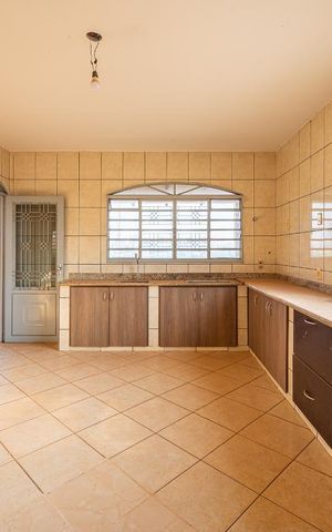 Casa à venda com 960m², 6 quartos e 8 vagas Casa à venda com 960m², 6 quartos e 8 vagasCozinha do 1o Andar