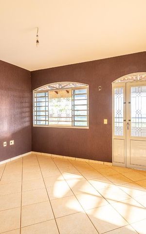 Casa à venda com 960m², 6 quartos e 8 vagas Casa à venda com 960m², 6 quartos e 8 vagasAntesala do 1o Andar