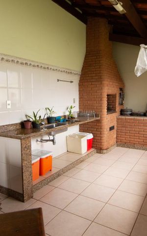 Casa à venda com 390m², 4 quartos e 4 vagas Casa à venda com 390m², 4 quartos e 4 vagasÁrea comum - Churrasqueira