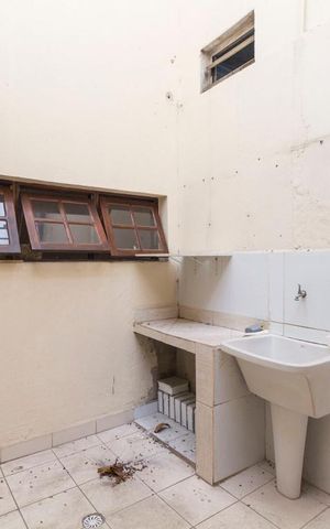 Casa à venda com 72m², 2 quartos e 1 vagaÁrea de Serviço