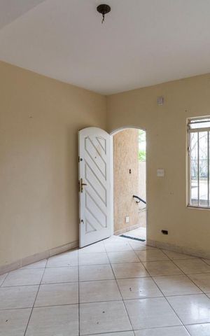 Casa à venda com 72m², 2 quartos e 1 vagaSala