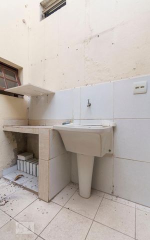 Casa à venda com 72m², 2 quartos e 1 vagaÁrea de Serviço