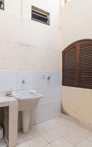 Casa à venda com 72m², 2 quartos e 1 vagaÁrea de Serviço