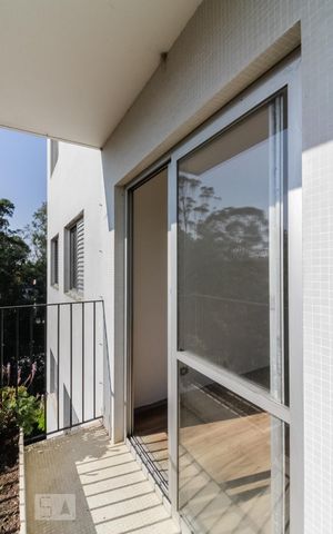Apartamento para alugar com 76m², 3 quartos e 1 vaga Apartamento para alugar com 76m², 3 quartos e 1 vagaVaranda
