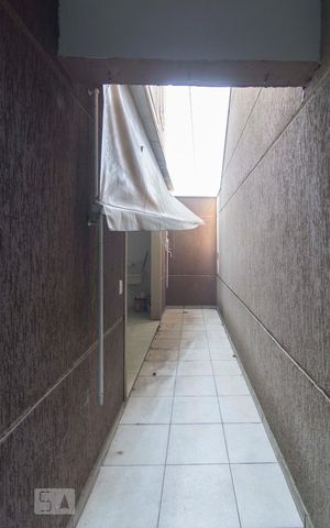 Casa à venda com 260m², 3 quartos e 2 vagasCorredor