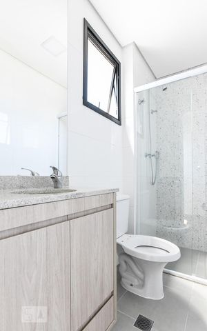 Apartamento para alugar com 60m², 2 quartos e 1 vaga Apartamento para alugar com 60m², 2 quartos e 1 vagaBanheiro da Suíte