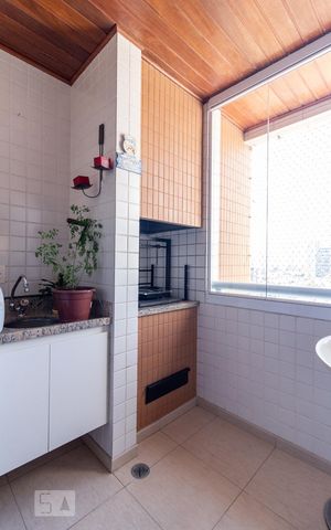 Apartamento à venda com 210m², 3 quartos e 4 vagasChurrasqueira