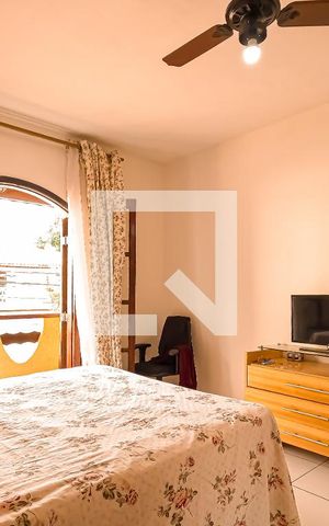 Casa à venda com 180m², 3 quartos e 2 vagasSuíte