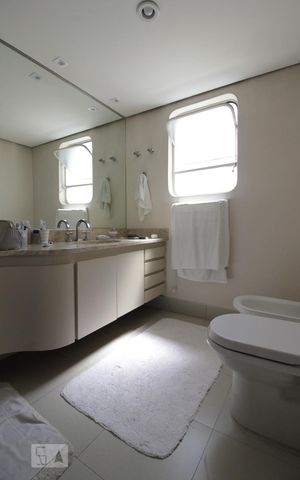 Apartamento à venda com 312m², 4 quartos e 4 vagasBanheiro da suíte 1