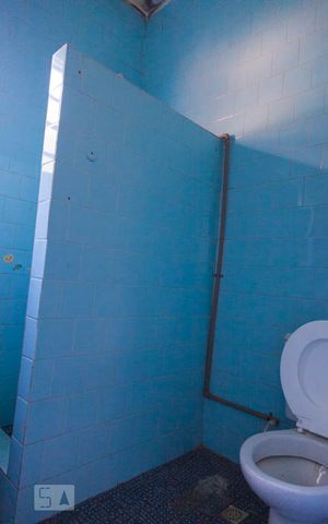 Casa de condomínio à venda com 100m², 4 quartos e 2 vagas Casa de condomínio à venda com 100m², 4 quartos e 2 vagasBanheiro