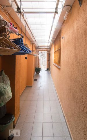 Casa à venda com 120m², 2 quartos e 1 vagaCorredor