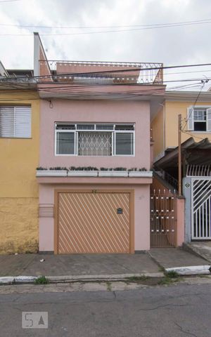 Casa à venda com 120m², 2 quartos e 1 vagaFachada