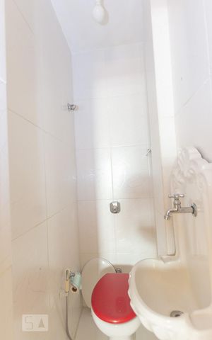 Apartamento à venda com 80m², 2 quartos e sem vaga Apartamento à venda com 80m², 2 quartos e sem vagaLavabo