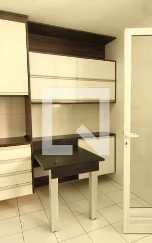 Apartamento para alugar com 107m², 3 quartos e 2 vagasCozinha