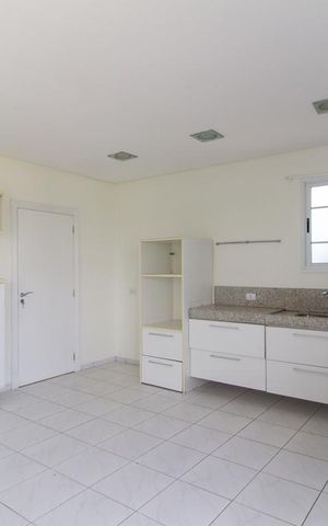Casa de condomínio para alugar com 400m², 4 quartos e 4 vagas Casa de condomínio para alugar com 400m², 4 quartos e 4 vagasCozinha