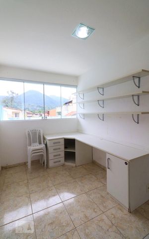 Casa de condomínio à venda com 480m², 3 quartos e 3 vagasTerraço