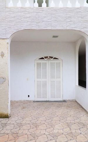 Casa de condomínio à venda com 480m², 3 quartos e 3 vagasFachada