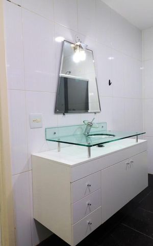 Casa de condomínio à venda com 480m², 3 quartos e 3 vagasBanheiro da Suíte 2