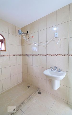 Casa de condomínio à venda com 480m², 3 quartos e 3 vagasBanheiro