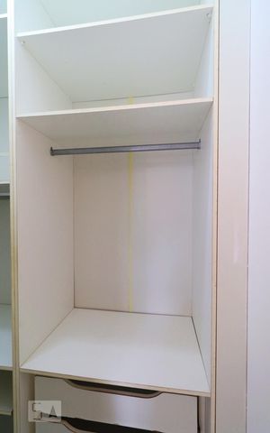Casa de condomínio à venda com 480m², 3 quartos e 3 vagasCloset da suíte 1