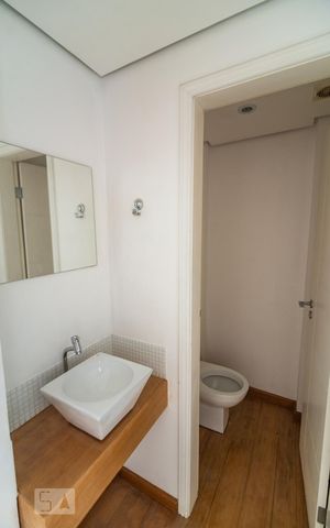 Casa à venda com 300m², 4 quartos e 8 vagas Casa à venda com 300m², 4 quartos e 8 vagasLavabo