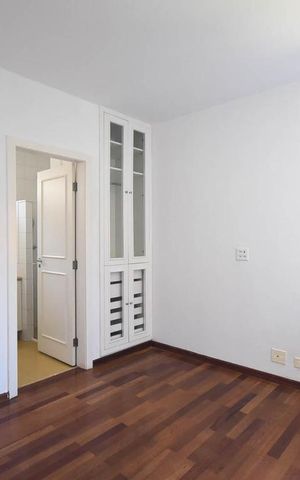 Casa de condomínio à venda com 456m², 3 quartos e 4 vagas Casa de condomínio à venda com 456m², 3 quartos e 4 vagasSuíte 1
