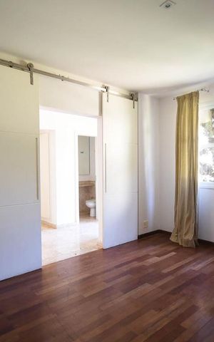 Casa de condomínio à venda com 456m², 3 quartos e 4 vagas Casa de condomínio à venda com 456m², 3 quartos e 4 vagasSala de Tv