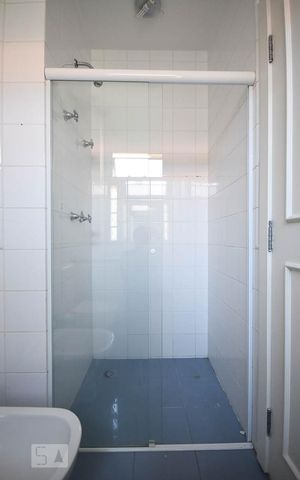 Casa de condomínio à venda com 456m², 3 quartos e 4 vagas Casa de condomínio à venda com 456m², 3 quartos e 4 vagasDetalhe do Banheiro Suíte 2