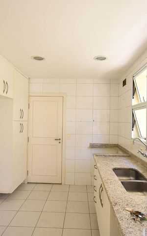 Casa de condomínio à venda com 456m², 3 quartos e 4 vagas Casa de condomínio à venda com 456m², 3 quartos e 4 vagasCozinha