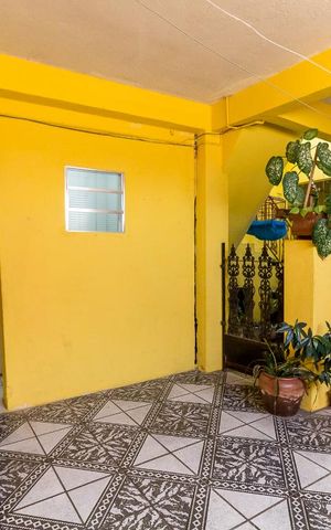 Casa à venda com 80m², 2 quartos e 1 vagaÁrea externa