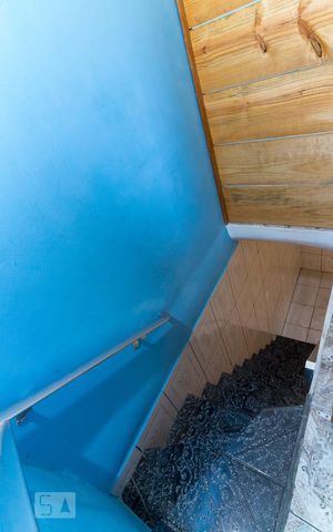 Casa à venda com 80m², 2 quartos e 1 vagaEscada