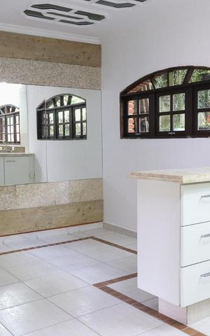 Casa à venda com 275m², 4 quartos e 6 vagas Casa à venda com 275m², 4 quartos e 6 vagasCozinha