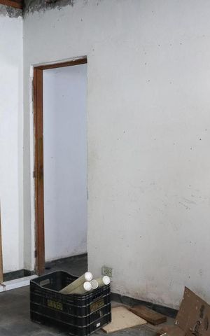 Casa à venda com 275m², 4 quartos e 6 vagas Casa à venda com 275m², 4 quartos e 6 vagasEdicula