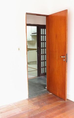Casa à venda com 275m², 4 quartos e 6 vagas Casa à venda com 275m², 4 quartos e 6 vagasQuarto 2