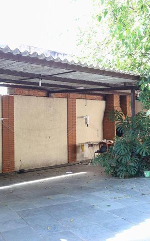 Casa à venda com 275m², 4 quartos e 6 vagas Casa à venda com 275m², 4 quartos e 6 vagasGaragem