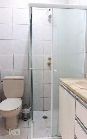 Casa à venda com 275m², 4 quartos e 6 vagas Casa à venda com 275m², 4 quartos e 6 vagasBanheiro
