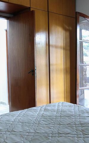 Casa à venda com 275m², 4 quartos e 6 vagas Casa à venda com 275m², 4 quartos e 6 vagasQuarto 3