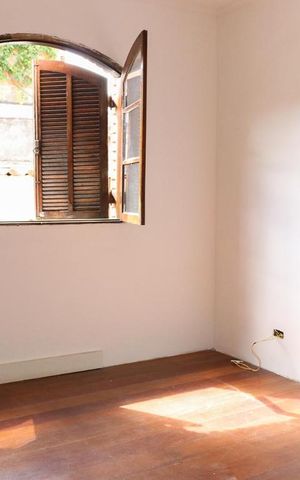 Casa à venda com 275m², 4 quartos e 6 vagas Casa à venda com 275m², 4 quartos e 6 vagasQuarto 2
