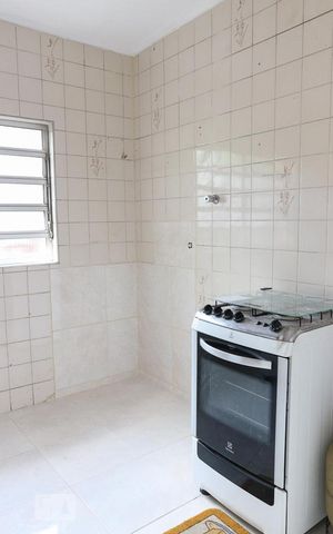 Casa à venda com 275m², 4 quartos e 6 vagas Casa à venda com 275m², 4 quartos e 6 vagasCozinha 2