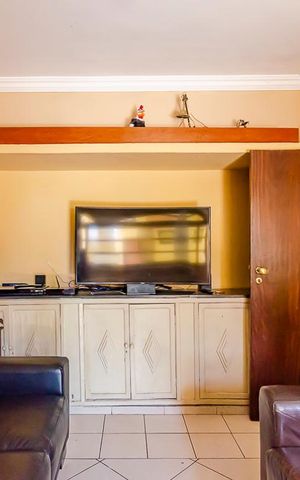 Casa à venda com 458m², 8 quartos e 4 vagas Casa à venda com 458m², 8 quartos e 4 vagasSala 2
