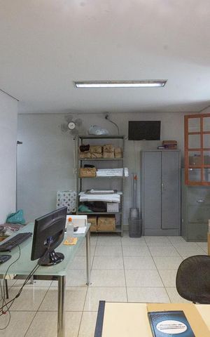Casa à venda com 290m², 4 quartos e 4 vagas Casa à venda com 290m², 4 quartos e 4 vagasQuarto 3