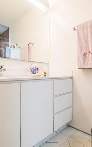 Apartamento à venda com 248m², 3 quartos e 3 vagasBanheiro da Suíte 1